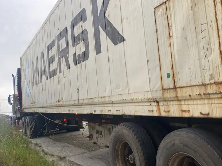 Contenedor Maersk en tránsito terrestre